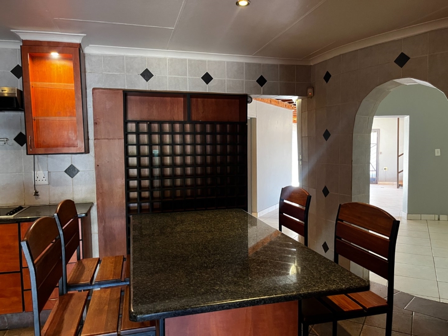 To Let 4 Bedroom Property for Rent in Schoemansville North West